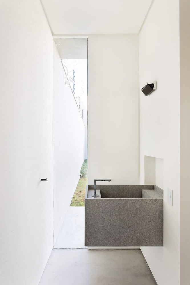 Casa Lara by Felipe Hess Arquitetos in Sao Paulo, Brazil Casa Lara by Felipe Hess Arquitetos in Sao Paulo, Brazil