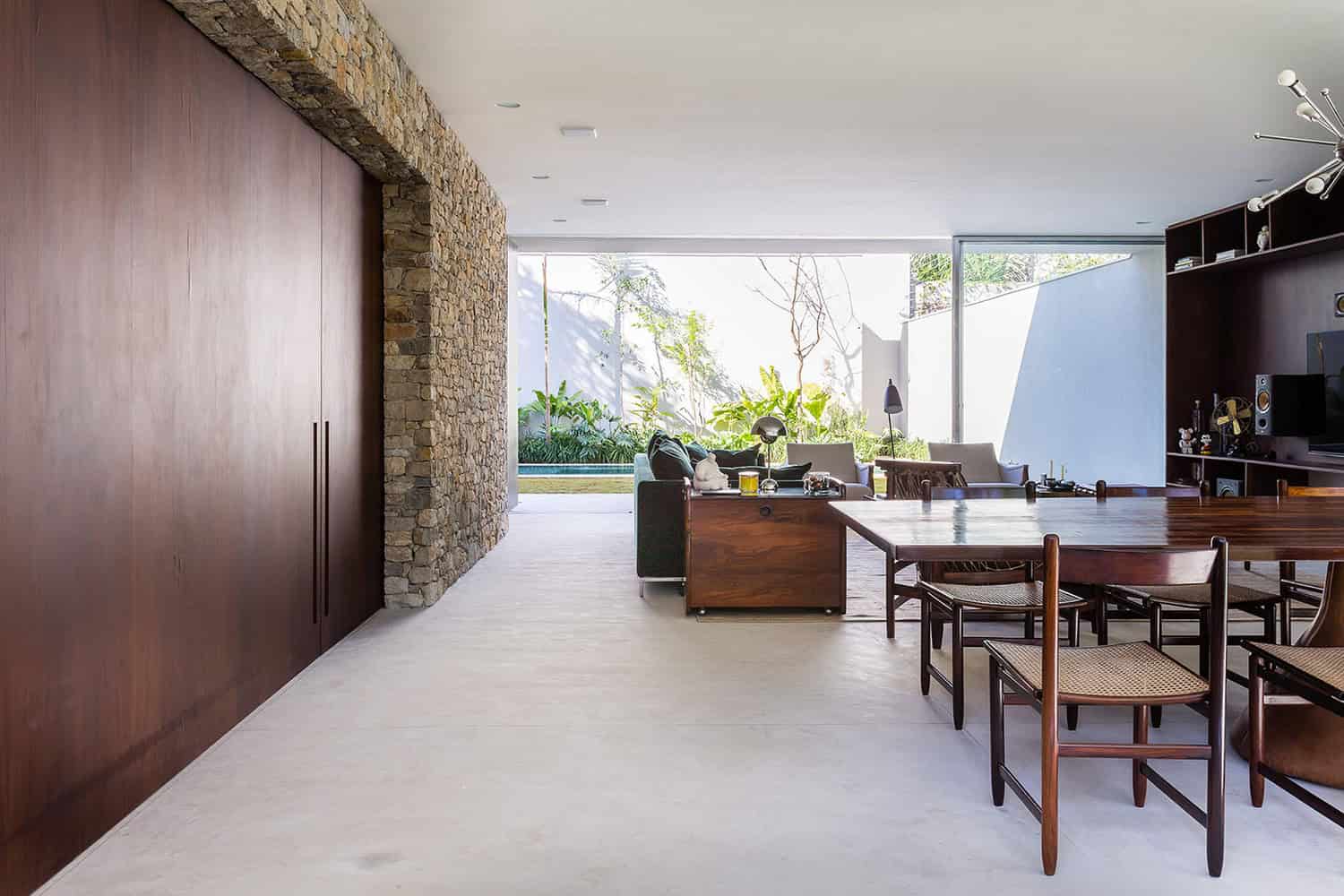 Casa Lara by Felipe Hess Arquitetos in Sao Paulo, Brazil Casa Lara by Felipe Hess Arquitetos in Sao Paulo, Brazil