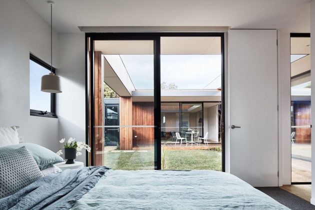 Courtyard House by Auhaus Architecture in Barwon Heads, Australia