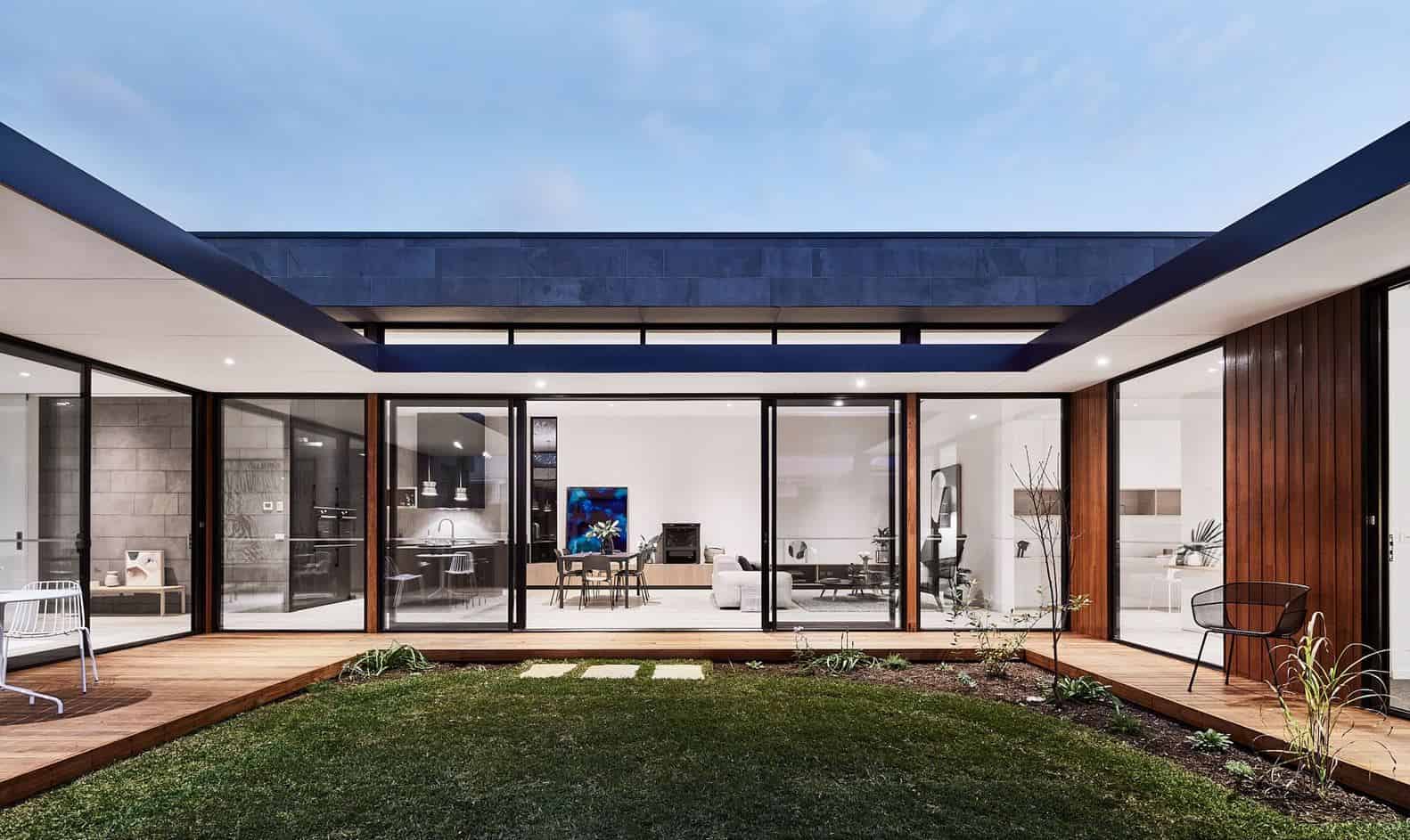Courtyard House by Auhaus Architecture in Barwon Heads, Australia Courtyard House by Auhaus Architecture in Barwon Heads, Australia