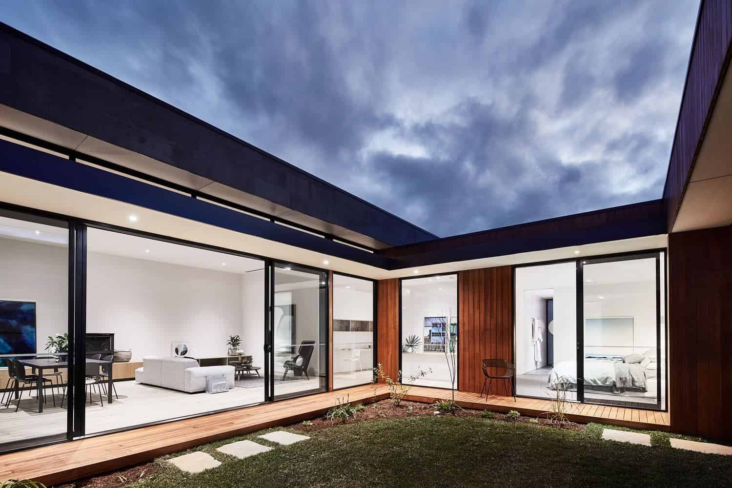 Courtyard House by Auhaus Architecture in Barwon Heads, Australia Courtyard House by Auhaus Architecture in Barwon Heads, Australia