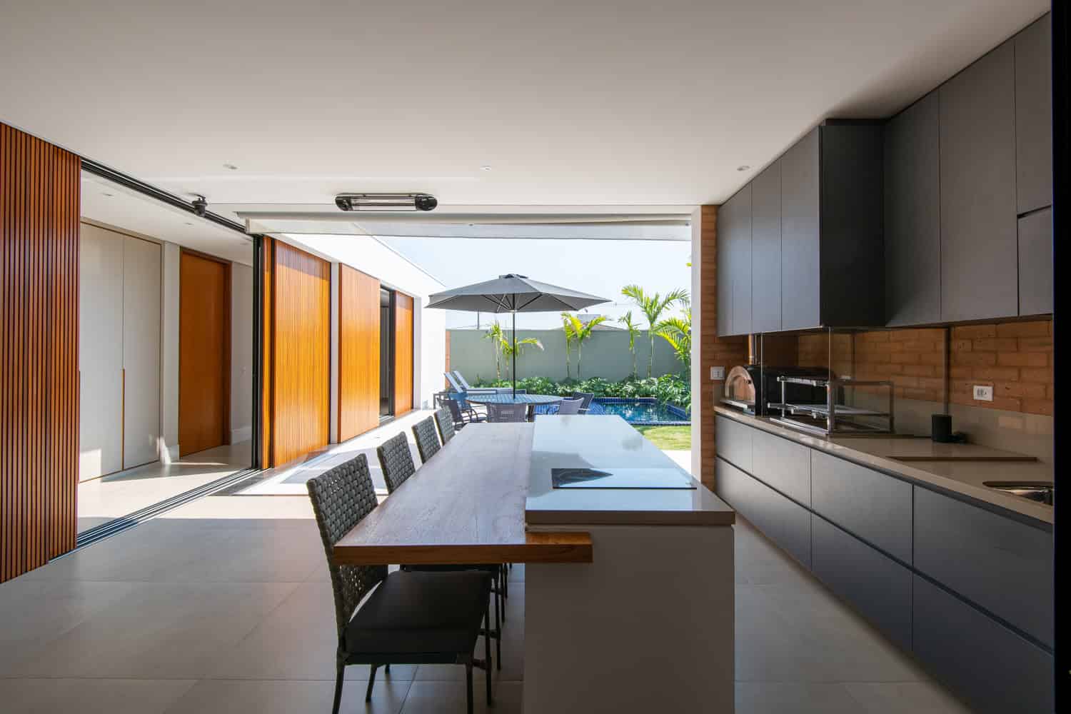 Flying House by Raquel Pelosi Arquitetura e Design Visual in Brazil Flying House by Raquel Pelosi Arquitetura e Design Visual in Brazil