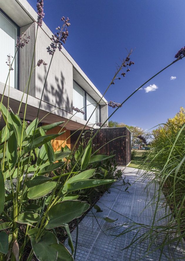 MF House by Estudio V2 Arquitectos in La Plata, Argentina