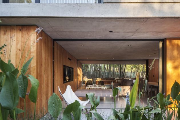 MF House by Estudio V2 Arquitectos in La Plata, Argentina