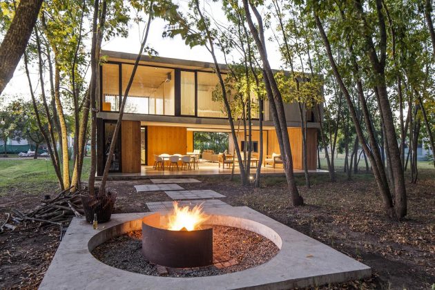 MF House by Estudio V2 Arquitectos in La Plata, Argentina