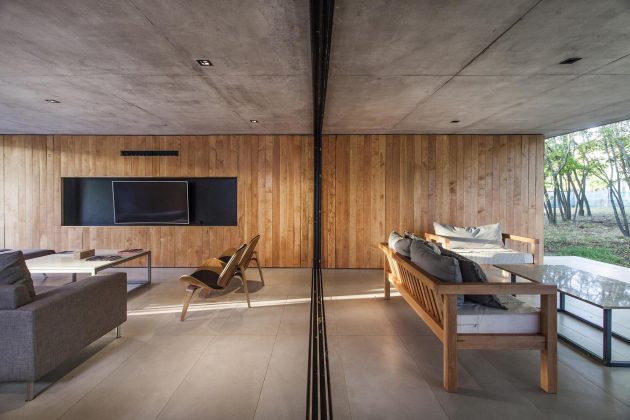 MF House by Estudio V2 Arquitectos in La Plata, Argentina