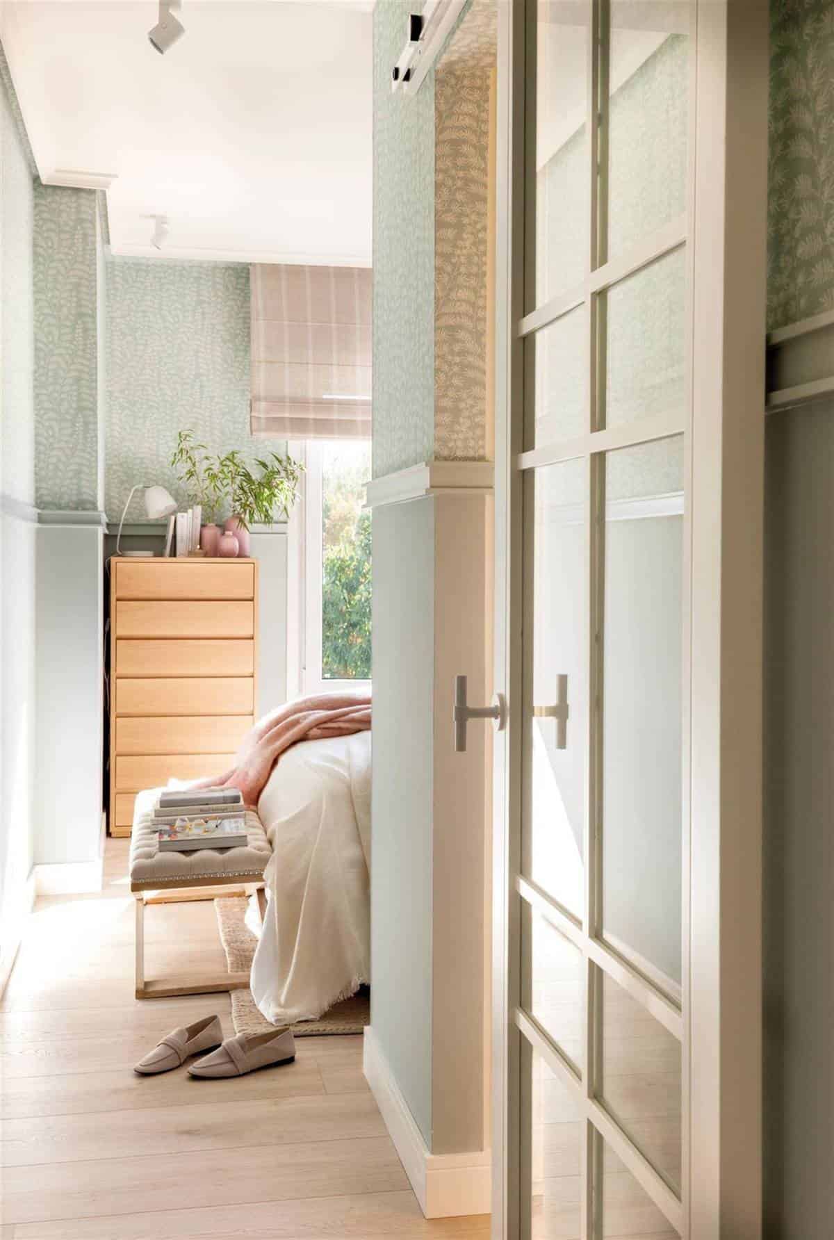 Chiffonier - The Perfect Auxiliary for Small Spaces Chiffonier - The Perfect Auxiliary for Small Spaces