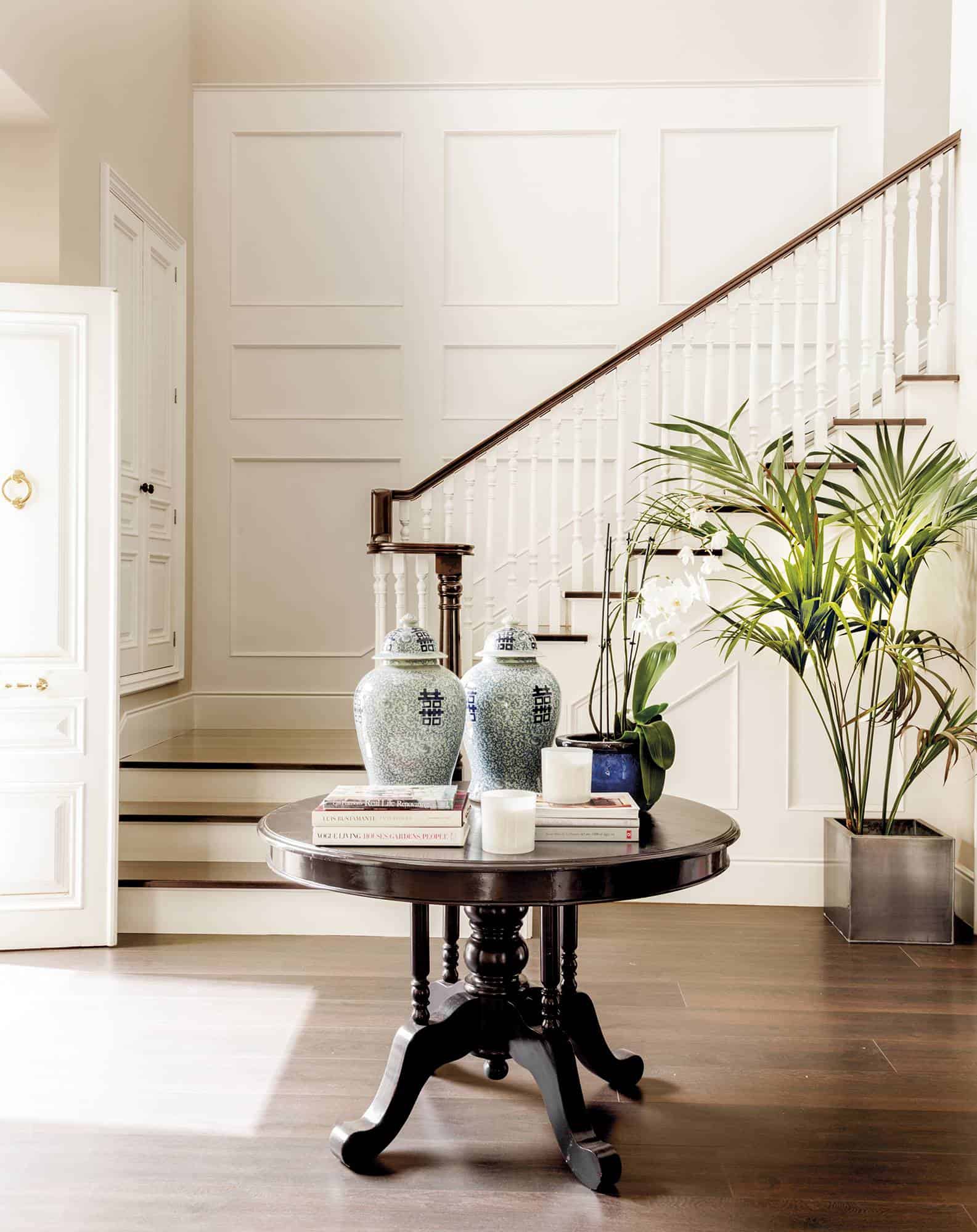 A New Construction House With a Classic & Young Style A New Construction House With a Classic & Young Style