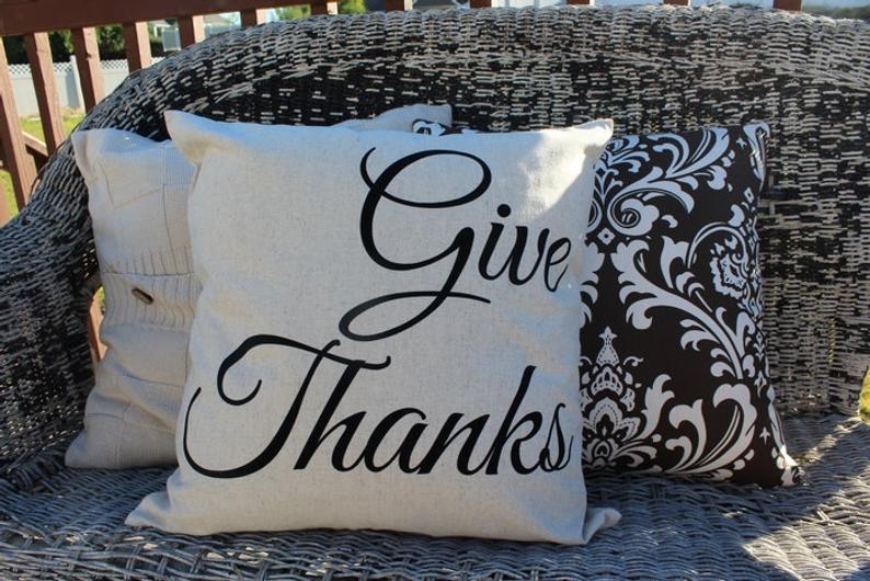 16 Charming Thanksgiving Pillow Designs That Make The Perfect Gift