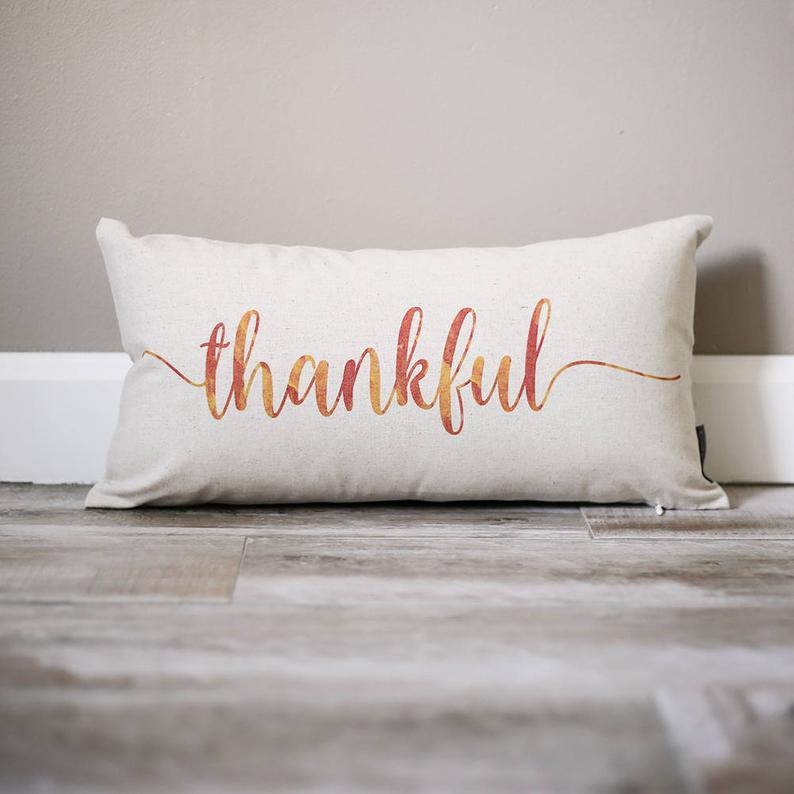 16 Charming Thanksgiving Pillow Designs That Make The Perfect Gift