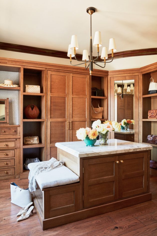 18 Deluxe Mediterranean Closet Designs You Will Fall In Love With