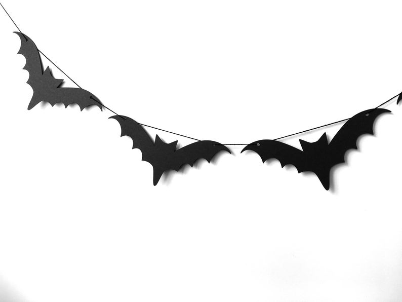 18 Spooky Halloween Garland Decorations For Home And Garden