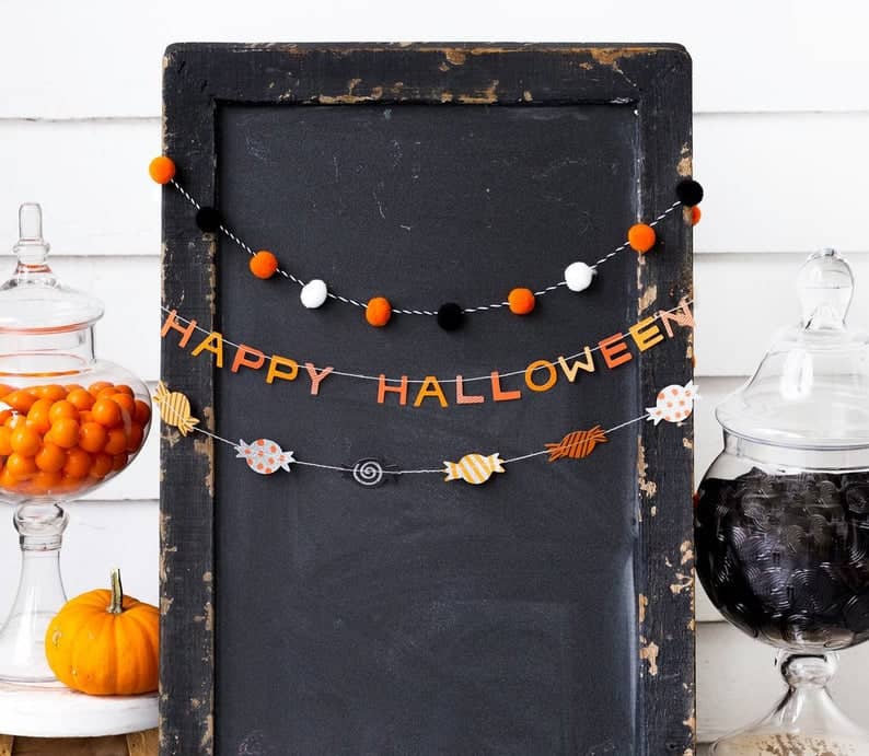 18 Spooky Halloween Garland Decorations For Home And Garden