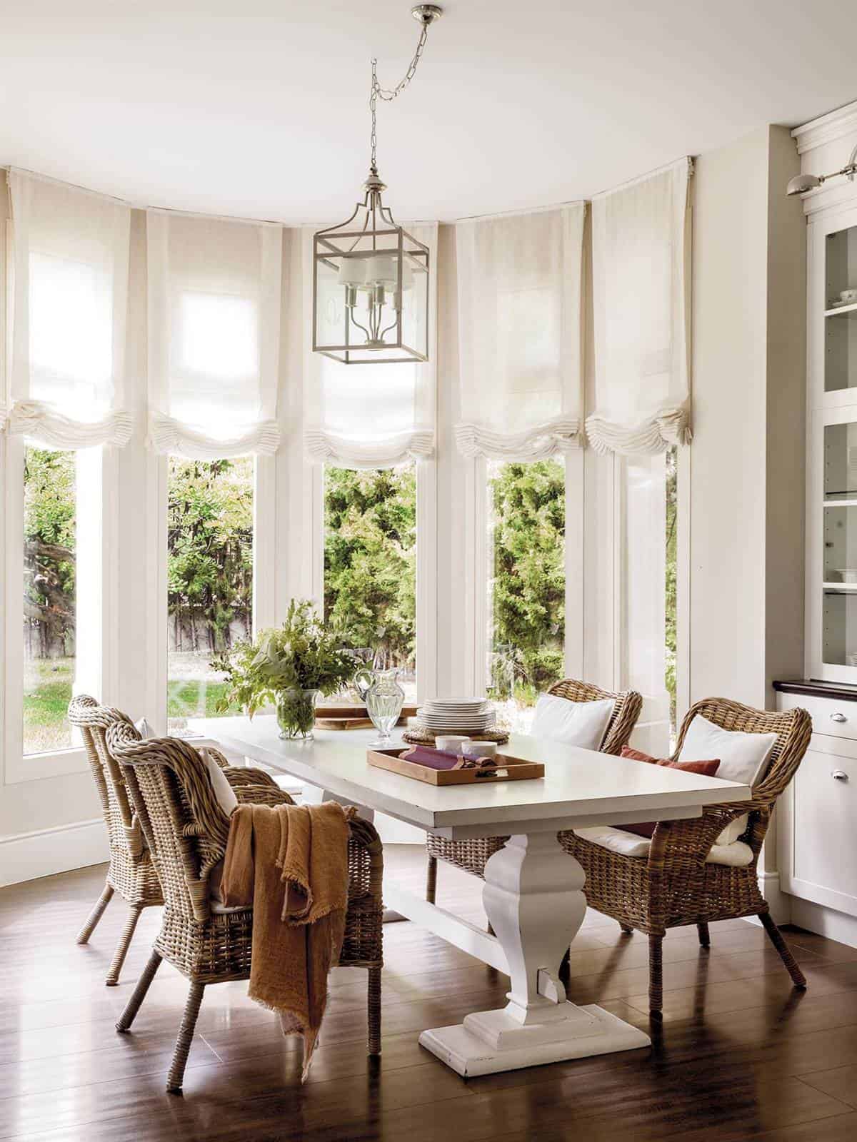 A New Construction House With a Classic & Young Style A New Construction House With a Classic & Young Style