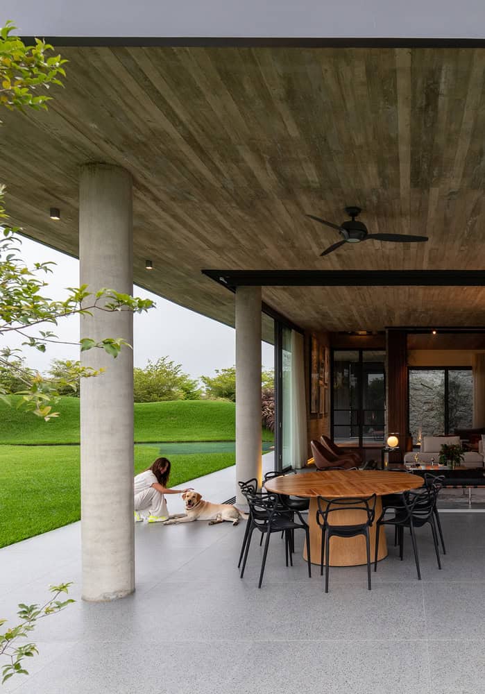 6M House by Jannina Cabal in Samborondon, Ecuador 6M House by Jannina Cabal in Samborondon, Ecuador