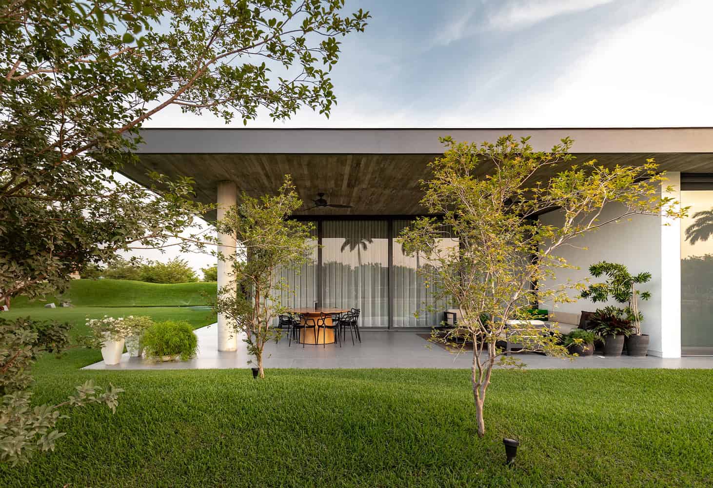 6M House by Jannina Cabal in Samborondon, Ecuador 6M House by Jannina Cabal in Samborondon, Ecuador