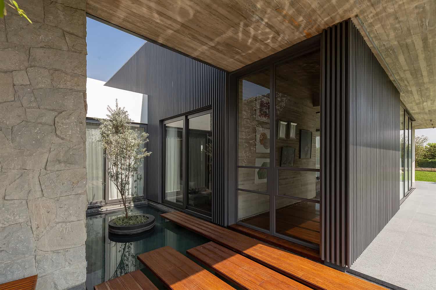 6M House by Jannina Cabal in Samborondon, Ecuador 6M House by Jannina Cabal in Samborondon, Ecuador