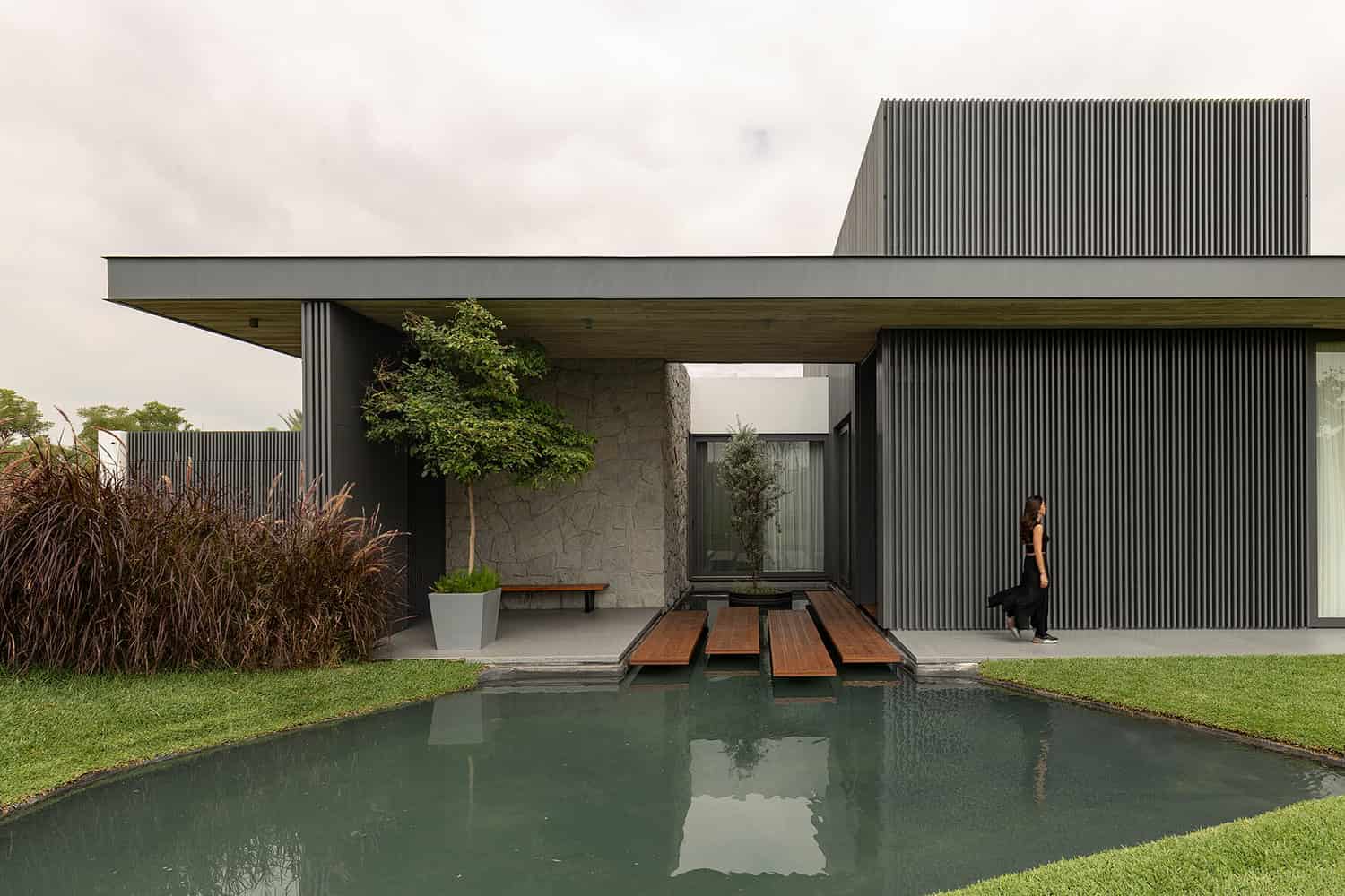 6M House by Jannina Cabal in Samborondon, Ecuador 6M House by Jannina Cabal in Samborondon, Ecuador