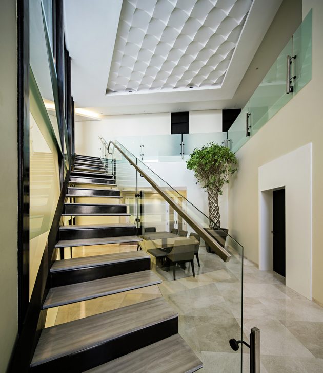 Box House II by Massive Order in Kuwait