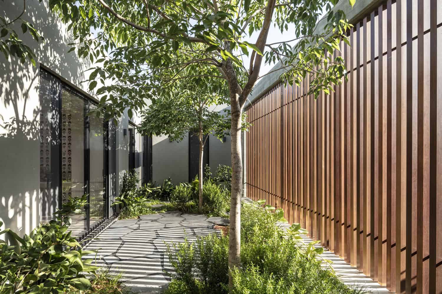 Ecological House by Dan and Hila Israelevitz Architects in Israel Ecological House by Dan and Hila Israelevitz Architects in Israel