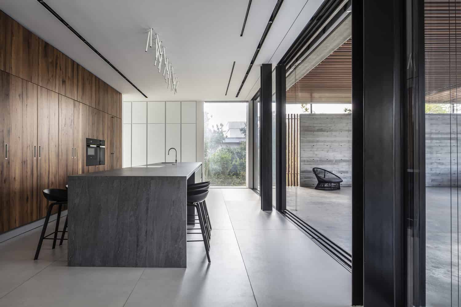 Ecological House by Dan and Hila Israelevitz Architects in Israel Ecological House by Dan and Hila Israelevitz Architects in Israel