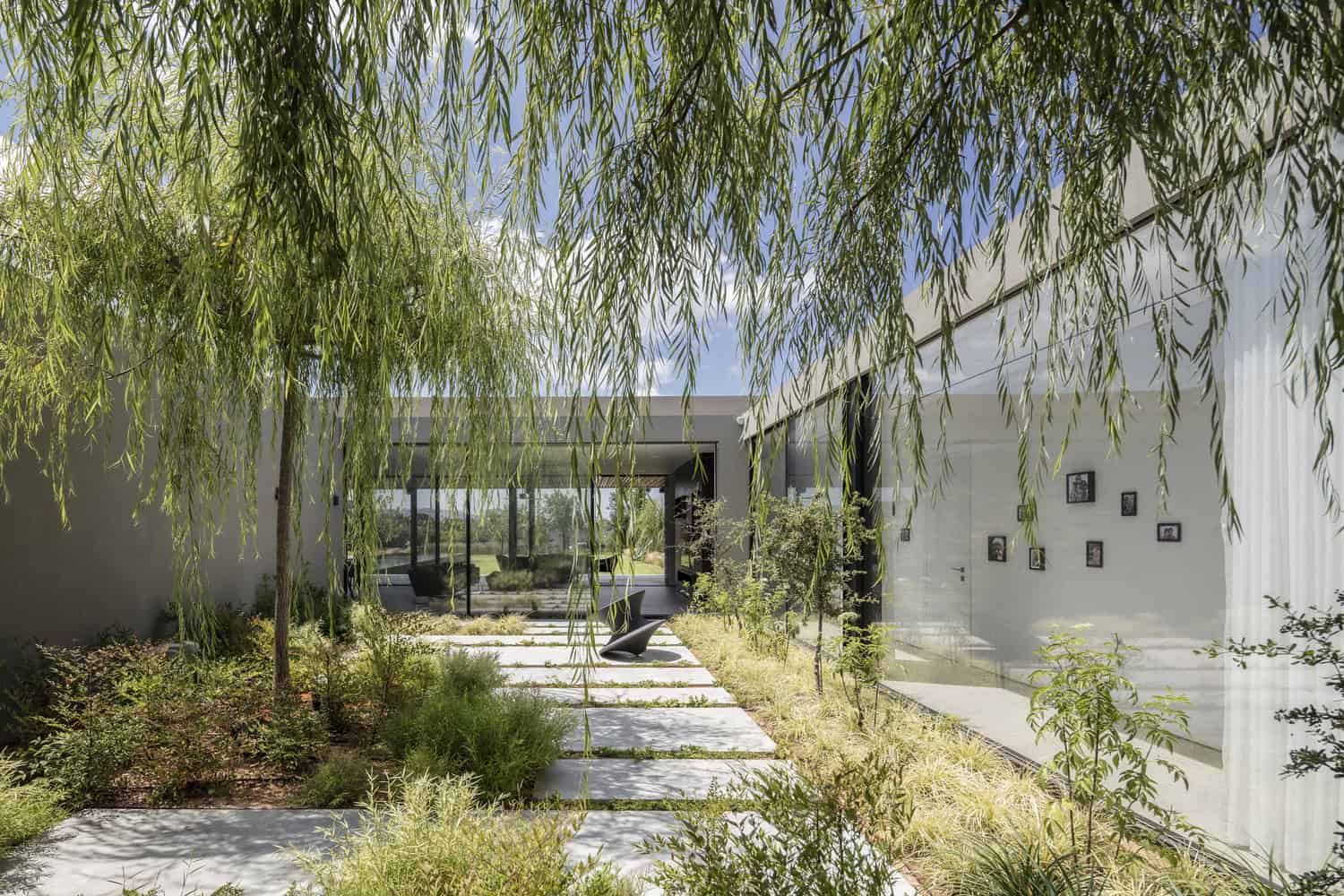 Ecological House by Dan and Hila Israelevitz Architects in Israel Ecological House by Dan and Hila Israelevitz Architects in Israel