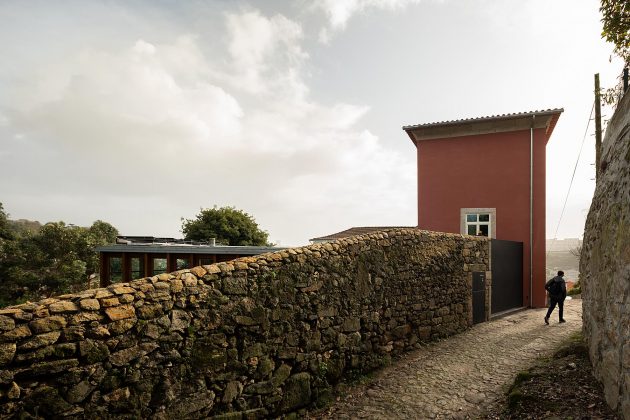 Golgota House by Floret Arquitectura in Porto, Portugal