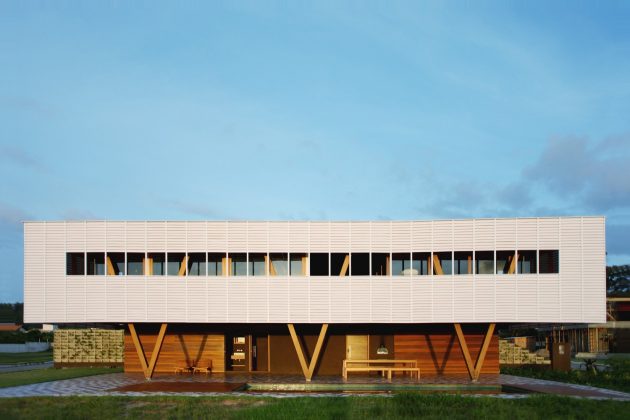House in Florianopolis by Una Arquitetos in Brazil