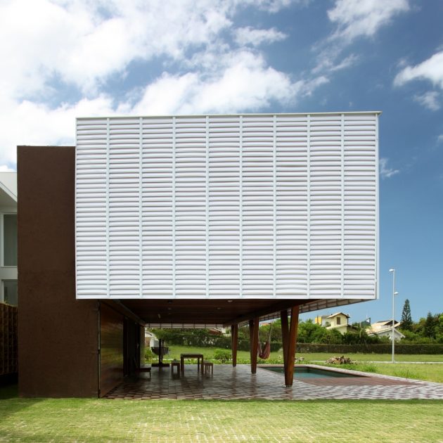 House in Florianopolis by Una Arquitetos in Brazil