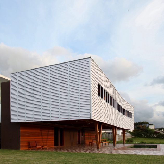 House in Florianopolis by Una Arquitetos in Brazil