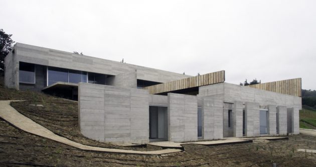 Mava House by Gubbins Arquitectos in Zapallar, Chile