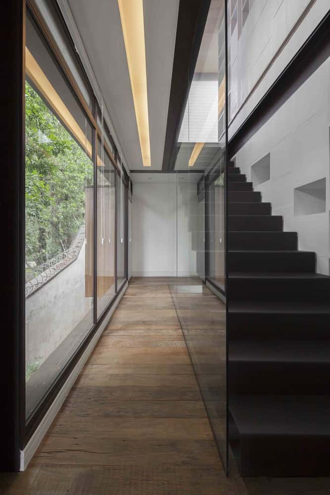 Pacaembu House by DMDV Arquitetos in Sao Paulo, Brazil Pacaembu House by DMDV Arquitetos in Sao Paulo, Brazil