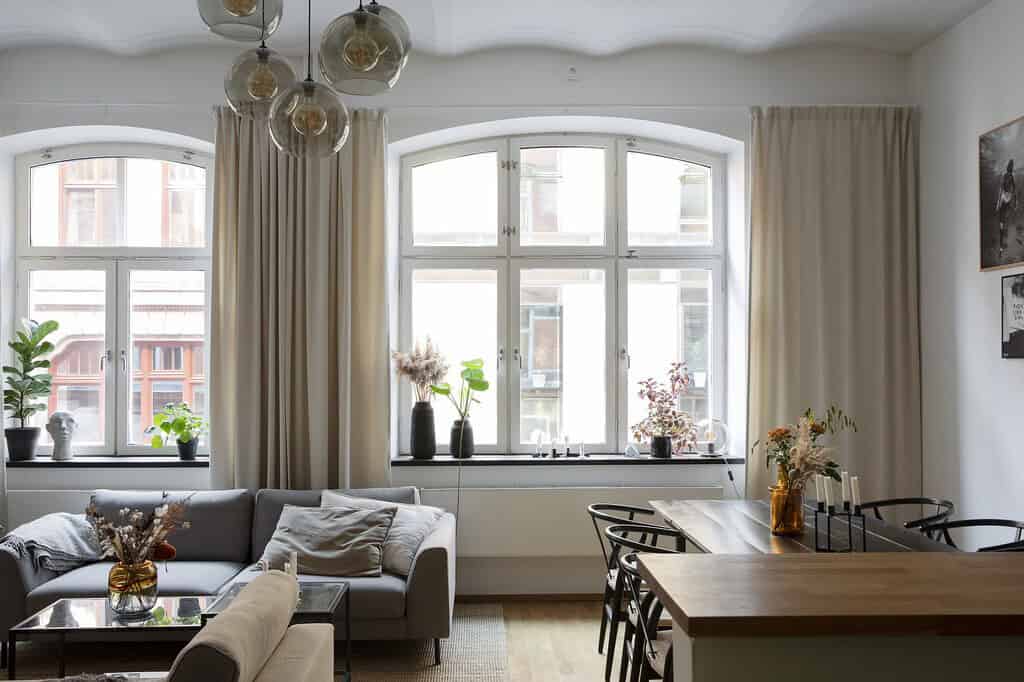 Kitchen Open to the Dining Room with Breakfast Bar is the Kitchen That You Need Kitchen Open to the Dining Room with Breakfast Bar is the Kitchen That You Need