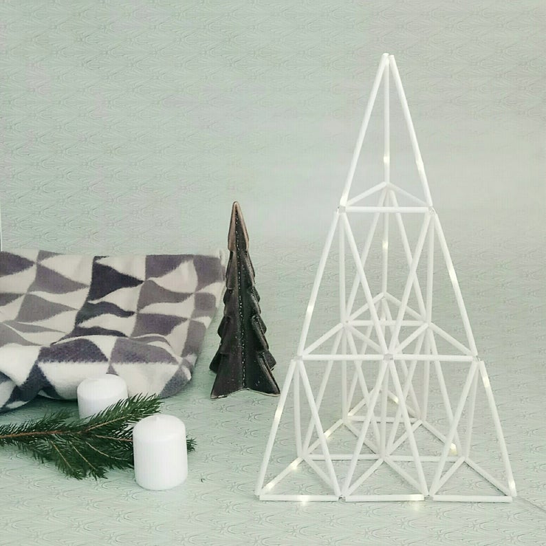 15 Whimsical Winter Light Decorations You'll Love