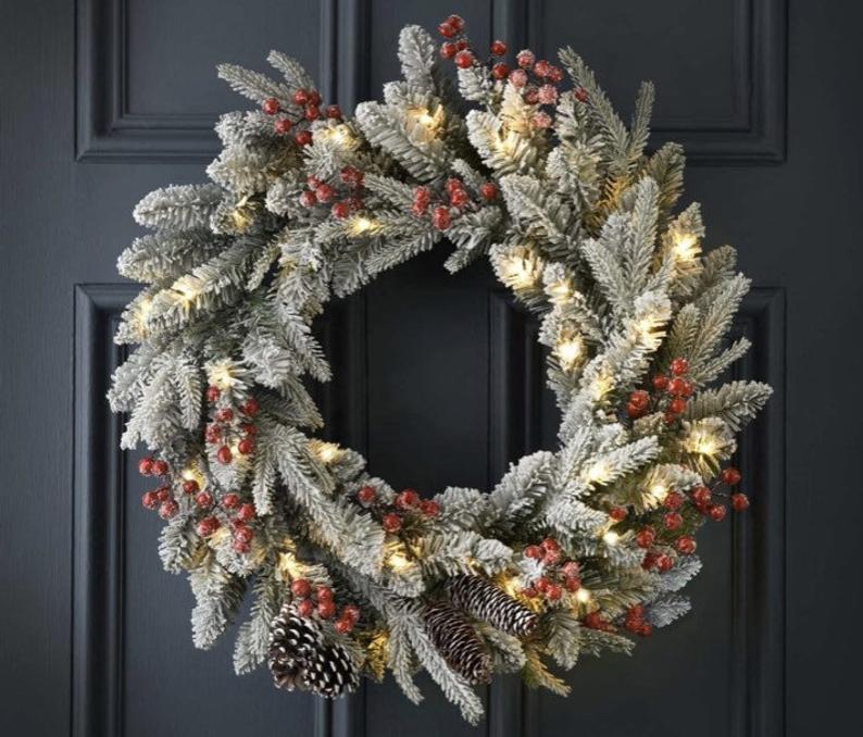 16 Dashing Christmas Wreath Designs You Won't Be Able To Resist