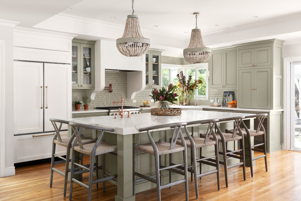 16 Spectacular Traditional Kitchen Interiors You Will Drool Over