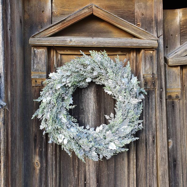 16 Wonderful Winter Wreath Designs That Will Dazzle You