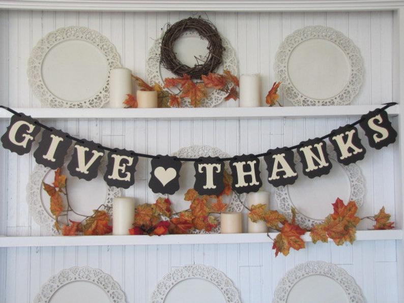 17 Colorful Thanksgiving Garland Designs For A Touch Of Fall In Your Home