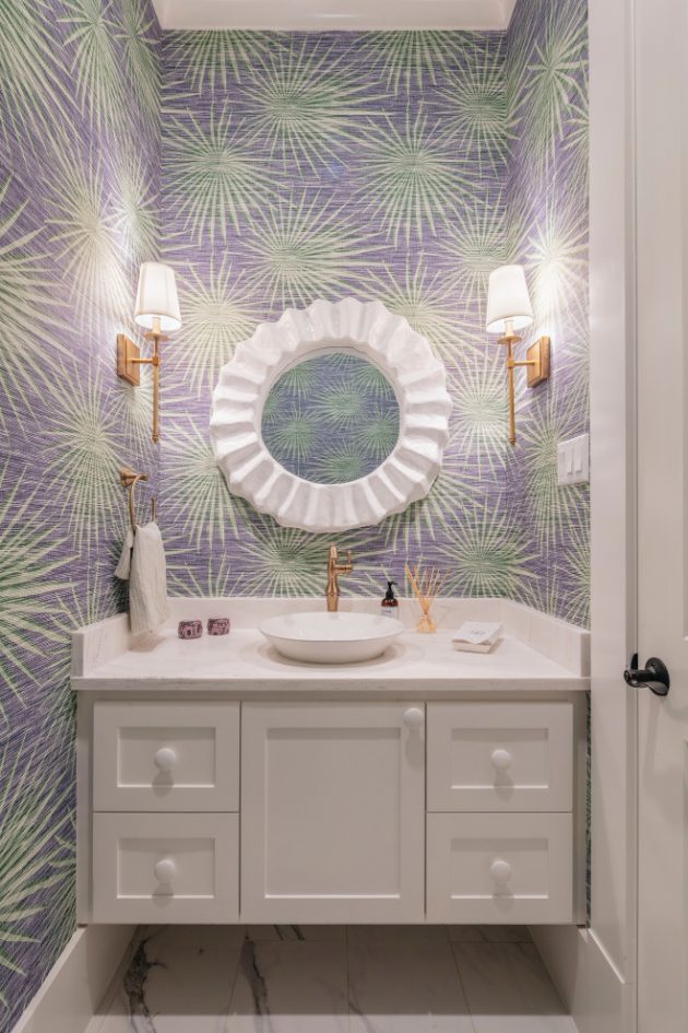 18 Elegant Traditional Powder Room Interiors That Will Stun You