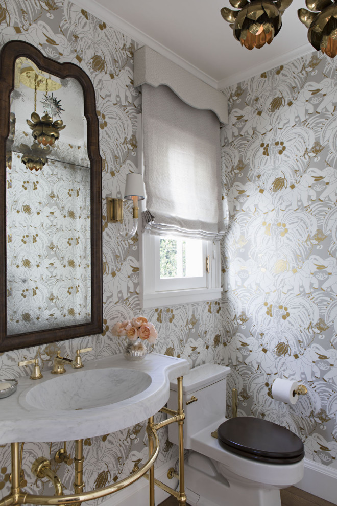 18 Elegant Traditional Powder Room Interiors That Will Stun You