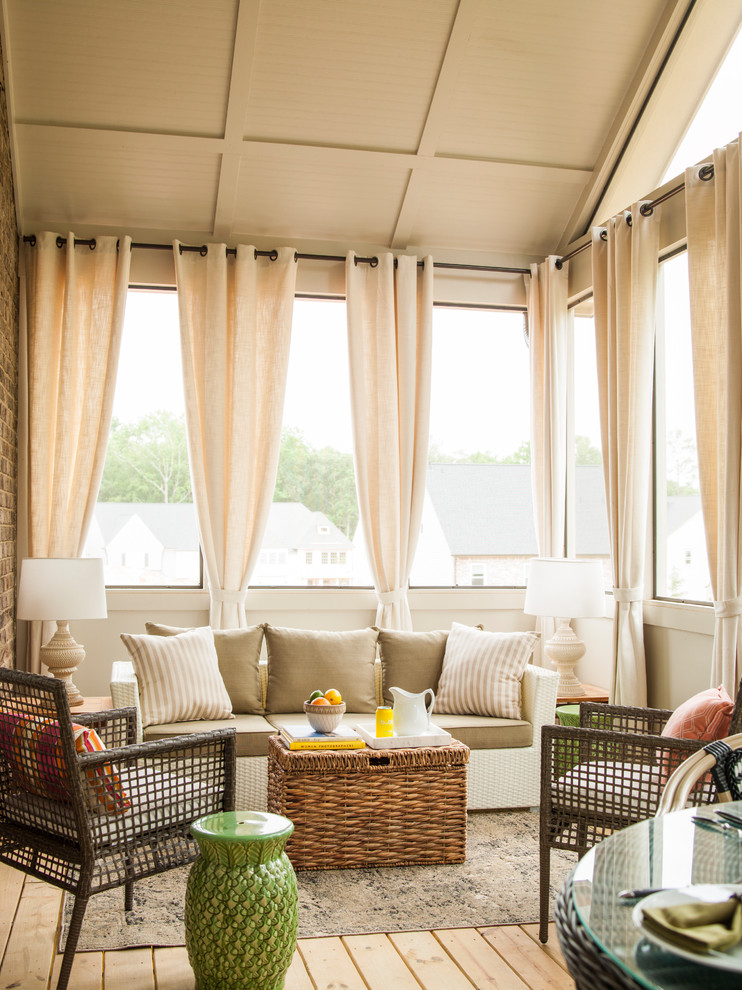 18 Majestic Traditional Sunroom Designs For Any Season