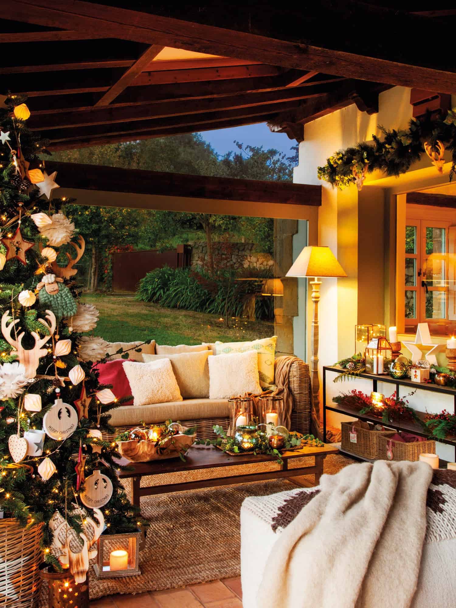 Christmas Looks Great on The Porch!