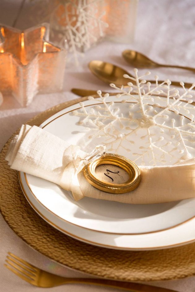 Charming Christmas Napkin Rings to Dress Your Table These Holidays