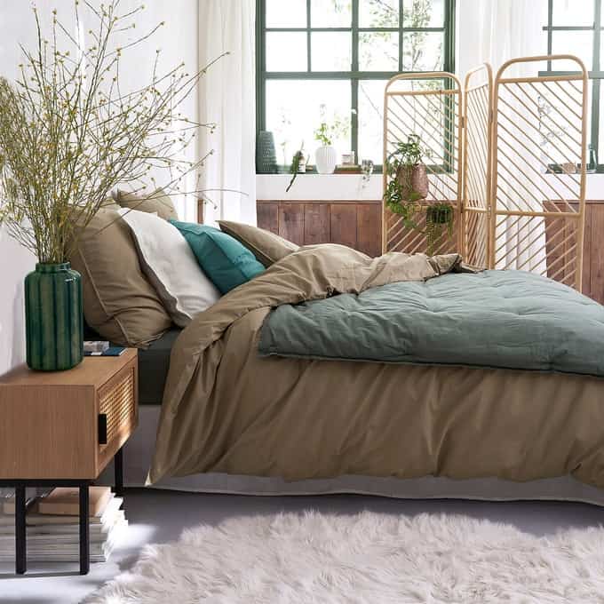 WHAT TYPES OF FURNITURE TO CHOOSE FOR NATURAL DECOR IN THE BEDROOM? WHAT TYPES OF FURNITURE TO CHOOSE FOR NATURAL DECOR IN THE BEDROOM?