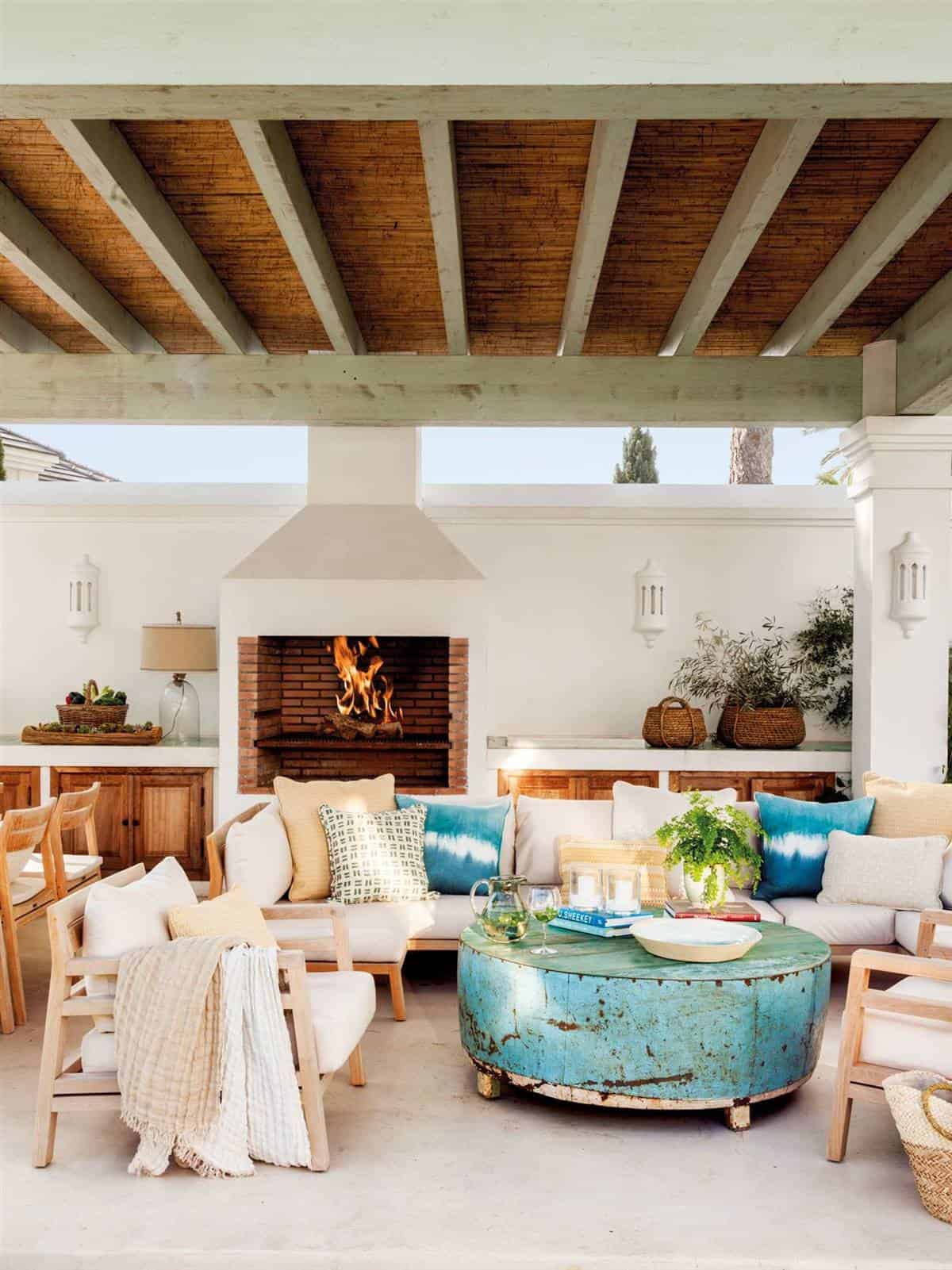 How to Include a Colored Furniture in the Decoration of Your Home How to Include a Colored Furniture in the Decoration of Your Home