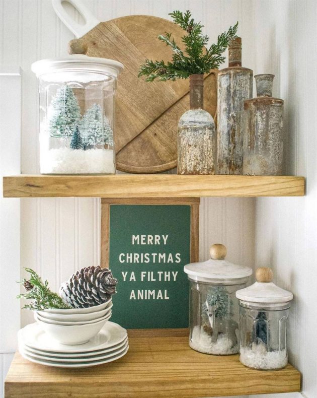 10 Kitchens Decorated For Christmas