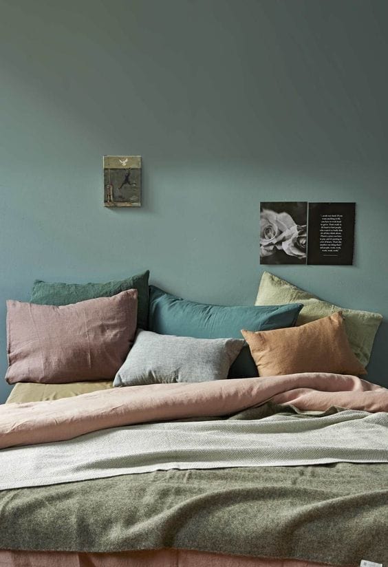 Sage Green Color to Refresh the Bedroom