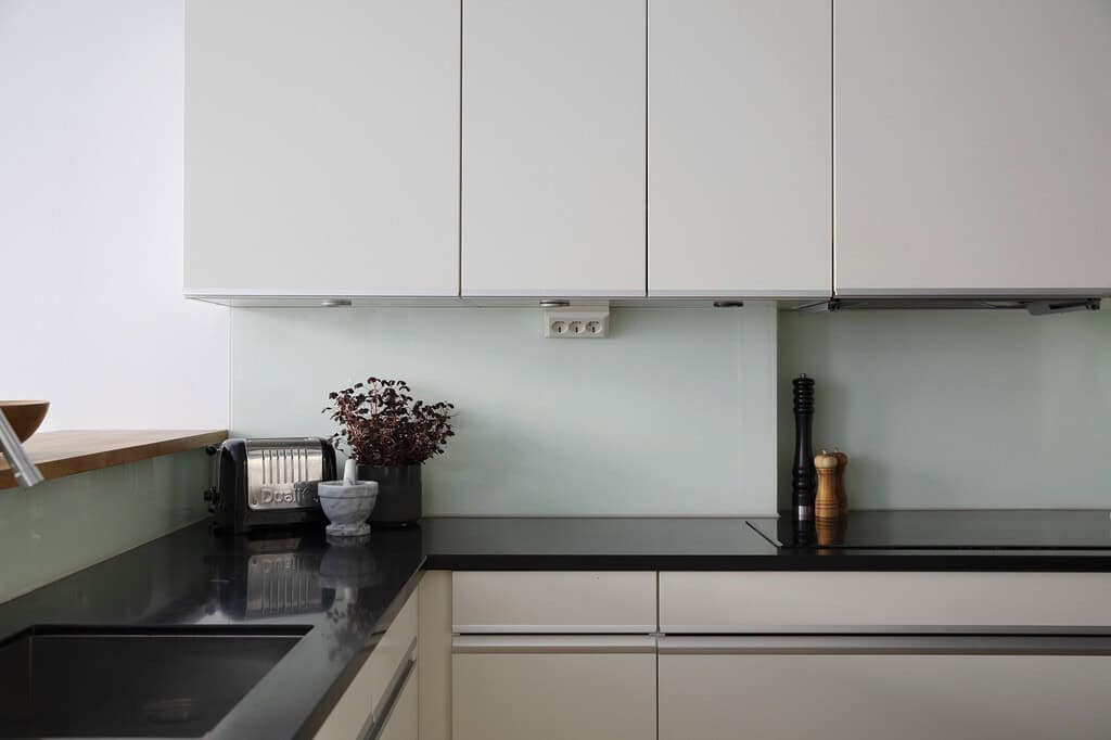 Kitchen Open to the Dining Room with Breakfast Bar is the Kitchen That You Need Kitchen Open to the Dining Room with Breakfast Bar is the Kitchen That You Need