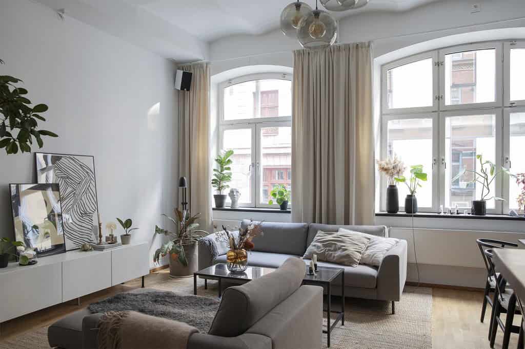 Kitchen Open to the Dining Room with Breakfast Bar is the Kitchen That You Need Kitchen Open to the Dining Room with Breakfast Bar is the Kitchen That You Need