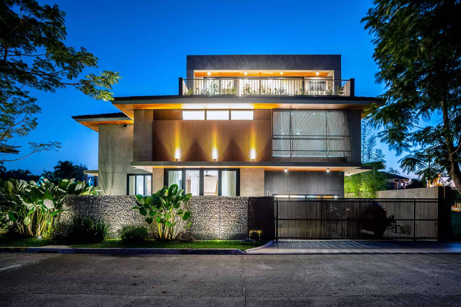 Bahay Sibi House by Platform 21 Architecture in Baliuag, Philippines